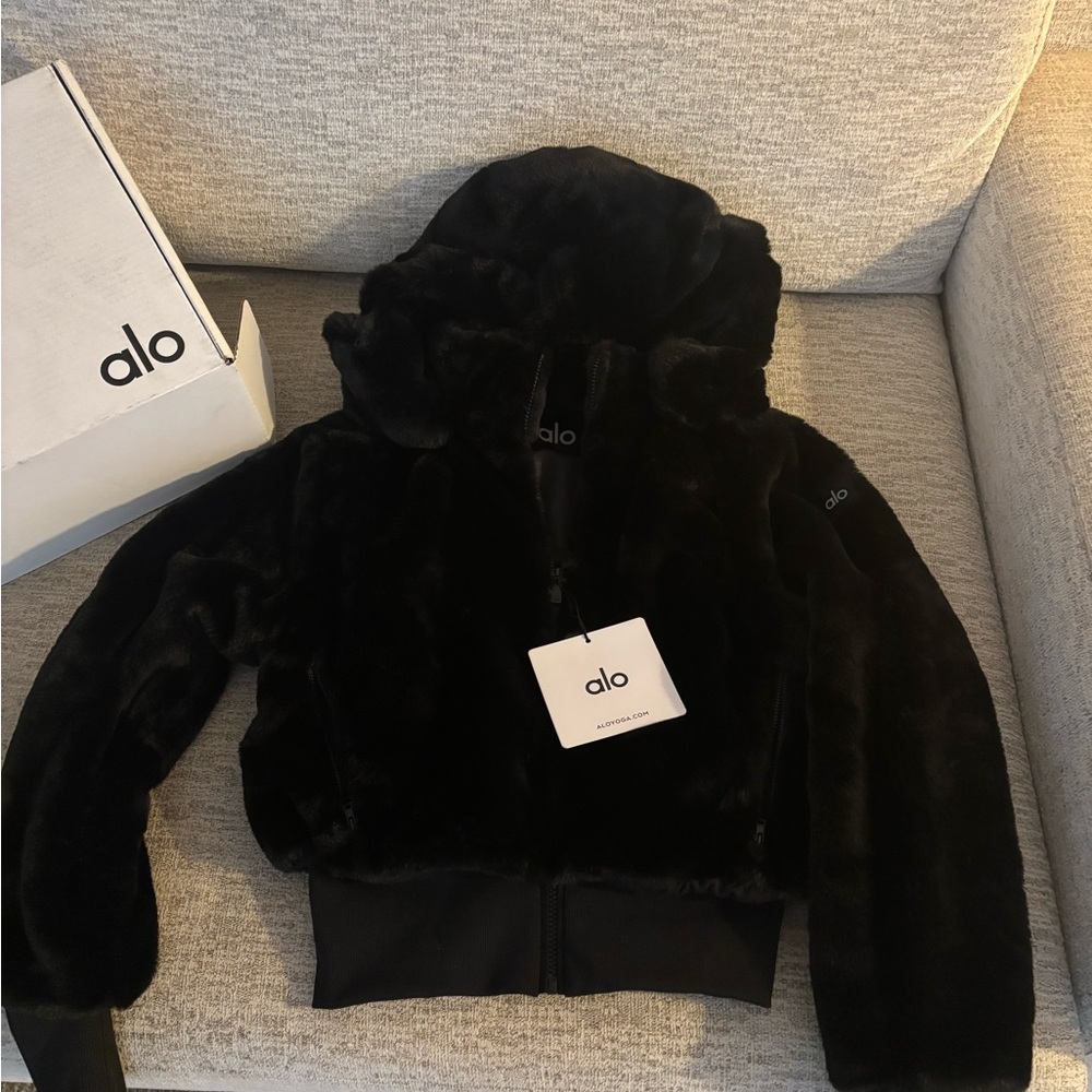 ALO Yoga Black faux fur foxy jacket - Picture 5 of 7
